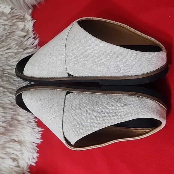 GIANNI CROSSOVER SANDALS
