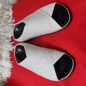 GIANNI CROSSOVER SANDALS