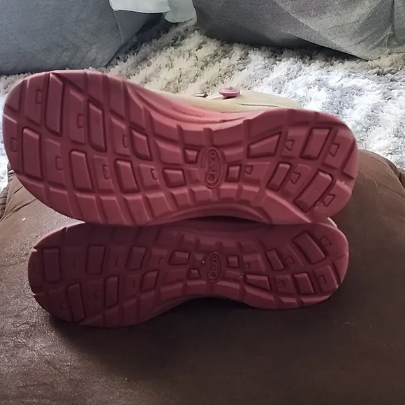 Girls Chaco boots sz 3