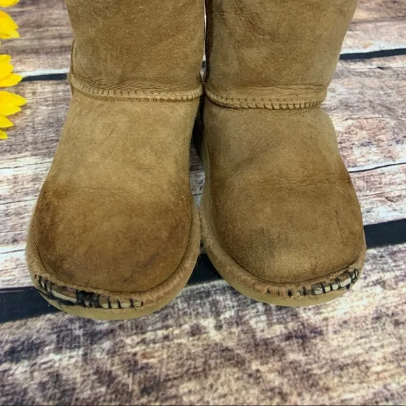 Girls Ugg Boots. Size 10