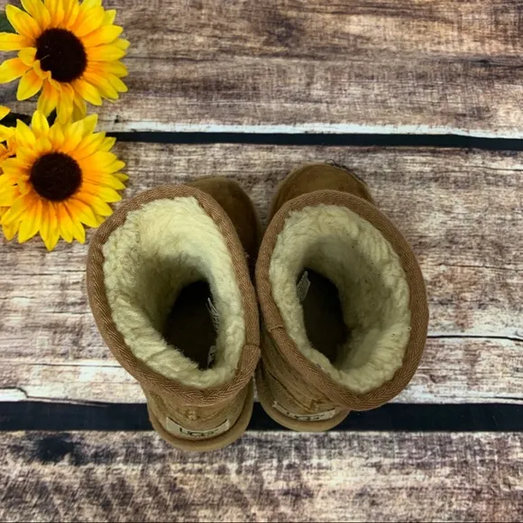 Girls Ugg Boots. Size 10