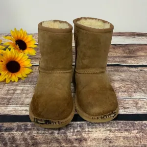 Girls Ugg Boots. Size 10