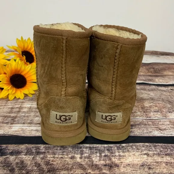 Girls Ugg Boots. Size 10