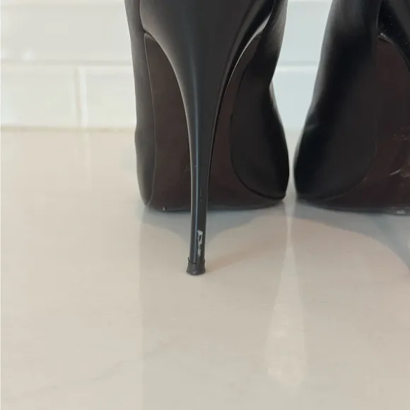 Giuseppe Zanotti Black Leather Foldover Zipper High Heel Ankle Boots size 40