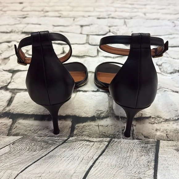 Givenchy Sandal Ankle Strap Curved Band Black Leather Sandals Size 38 Women’s