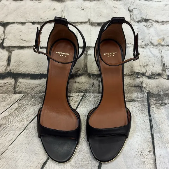 Givenchy Sandal Ankle Strap Curved Band Black Leather Sandals Size 38 Women’s