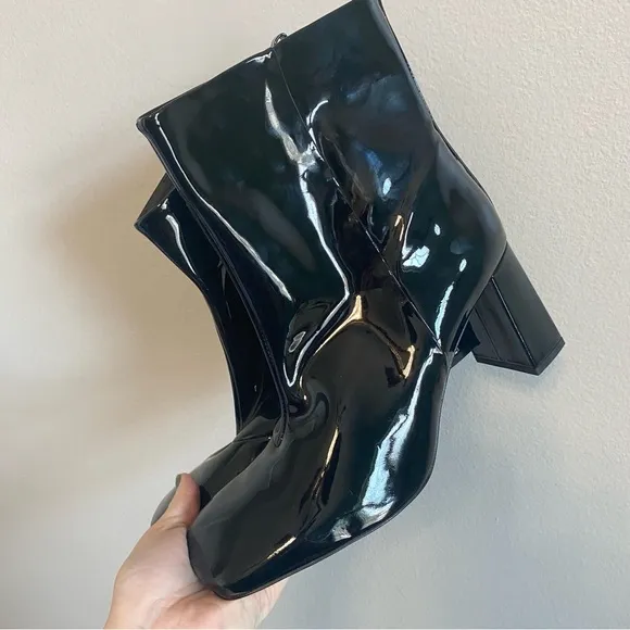 Good American Black Patent Leather Square Toe Pull On Boots Size 10