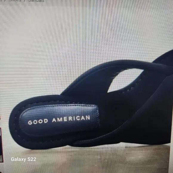 Good American Wedge Sandal. NIB. Size 8.