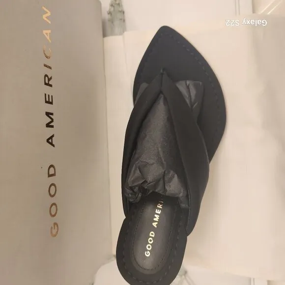Good American Wedge Sandal. NIB. Size 8.