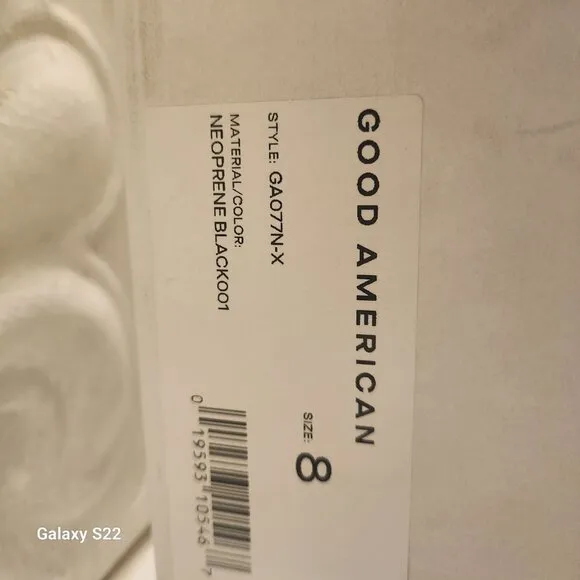 Good American Wedge Sandal. NIB. Size 8.
