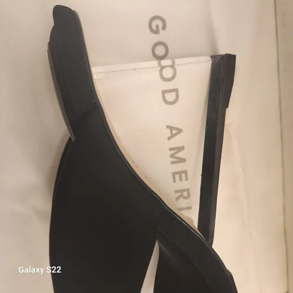 Good American Wedge Sandal. NIB. Size 8.