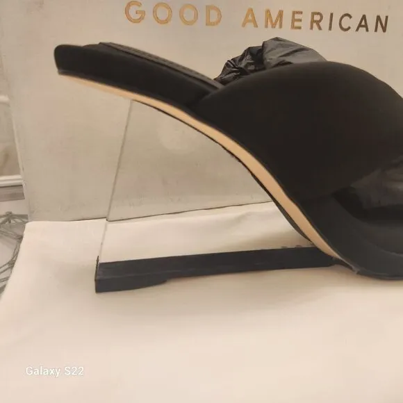 Good American Wedge Sandal. NIB. Size 8.