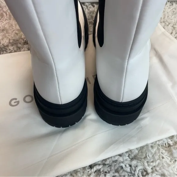 Good American White Pull On Chelsea Boots Faux Leather size 9