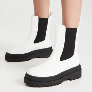 Good American White Pull On Chelsea Boots Faux Leather size 9
