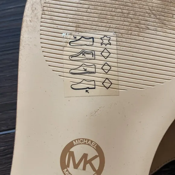 Goodbye Sale BNWS Michael Michael Kors Flat Plate Thong Sandals