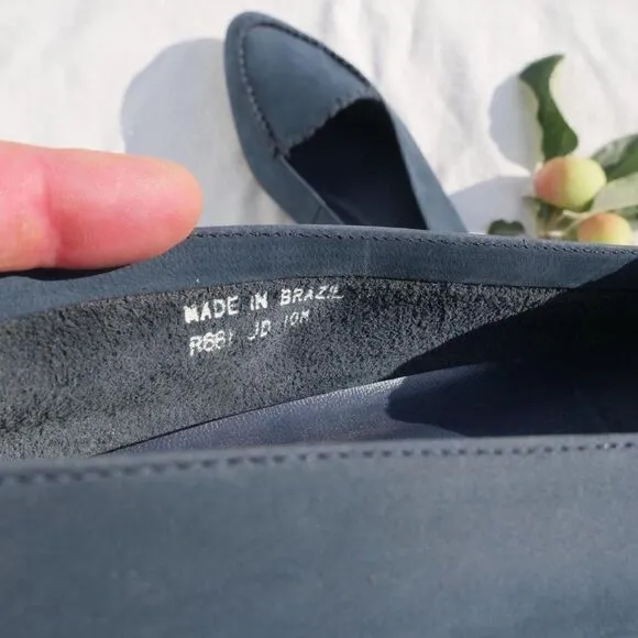 Gorgeous vintage 90s Bass navy blue slides