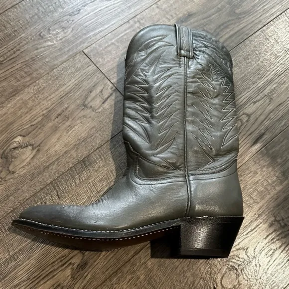 Gray leather cowboy boots Sz 8.5D
