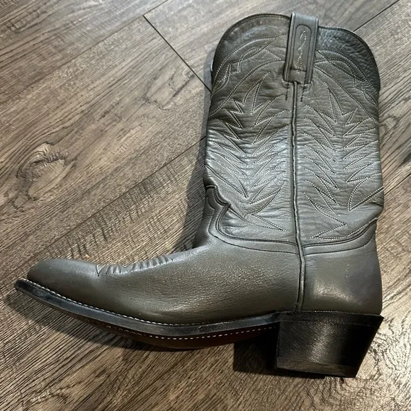Gray leather cowboy boots Sz 8.5D