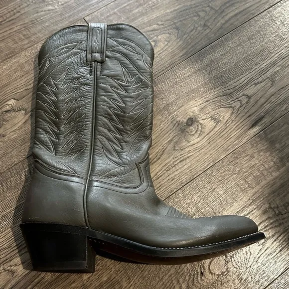 Gray leather cowboy boots Sz 8.5D
