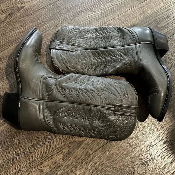 Gray leather cowboy boots Sz 8.5D