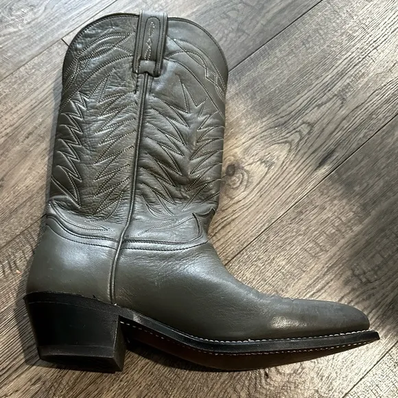Gray leather cowboy boots Sz 8.5D