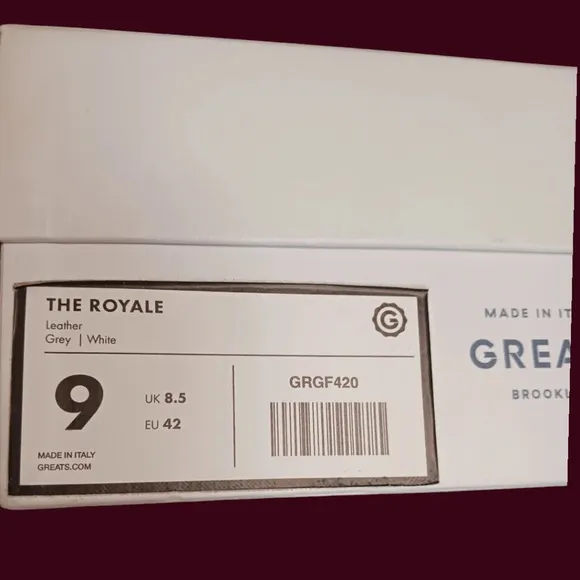 Greats the royale leather sneakers size 9 grey/white color