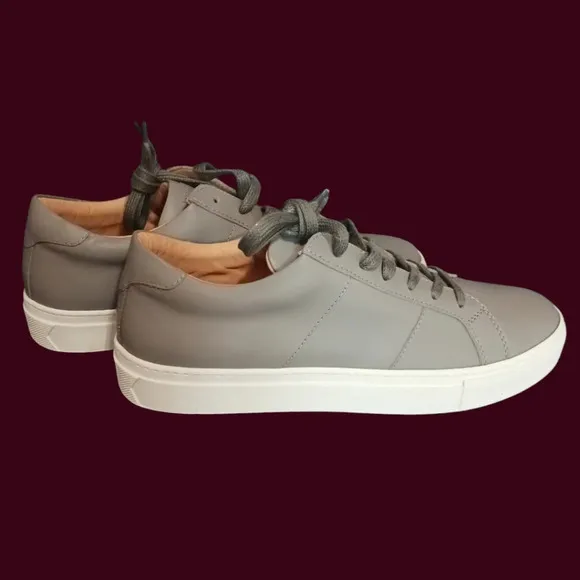 Greats the royale leather sneakers size 9 grey/white color
