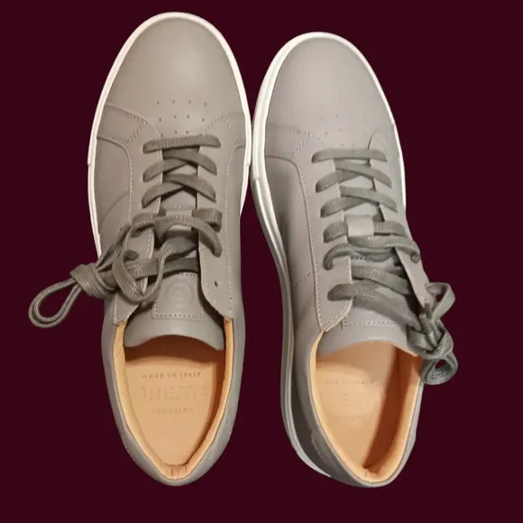 Greats the royale leather sneakers size 9 grey/white color