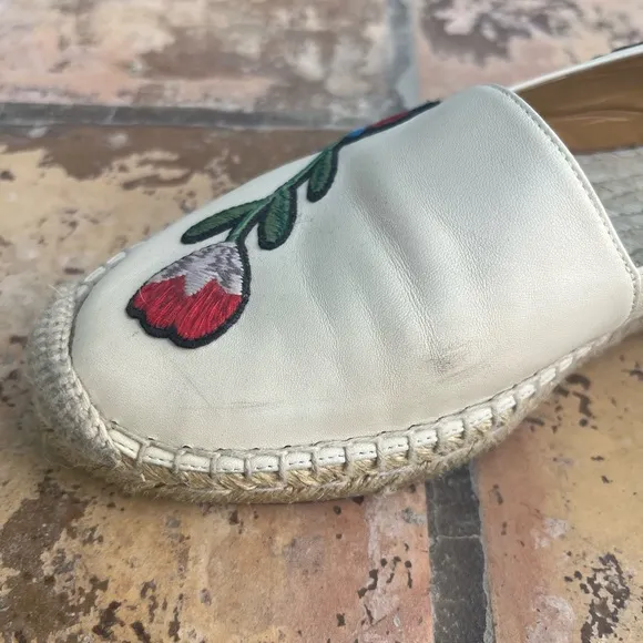 Gucci Cream and Red Espadrilles with Elegant Floral Design
