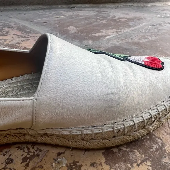 Gucci Cream and Red Espadrilles with Elegant Floral Design