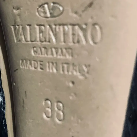 GUC💖💝VALENTINO  Wedge Sandals.