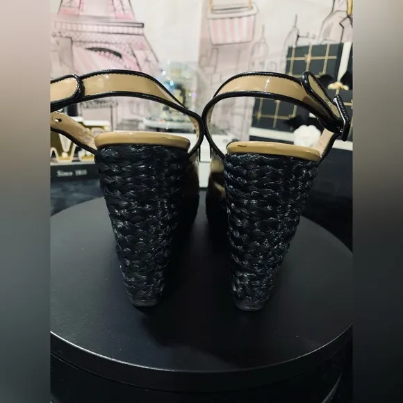 GUC💖💝VALENTINO  Wedge Sandals.
