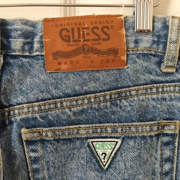 Guess 80's Vintage High Waisted Medium Acid Wash Slim Tapered Leg Mom Jeans 32