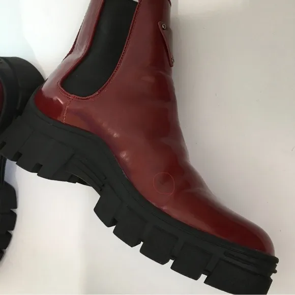 Guess Hestia Chelsea Medium Red Chink Sole Platform Pull on Ankle boots
