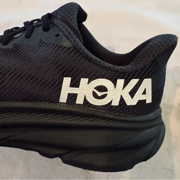 Hoka One One Clifton 9 GTX Sneakers Mens 10.5 D Black Gore-Tex Invisible Fit