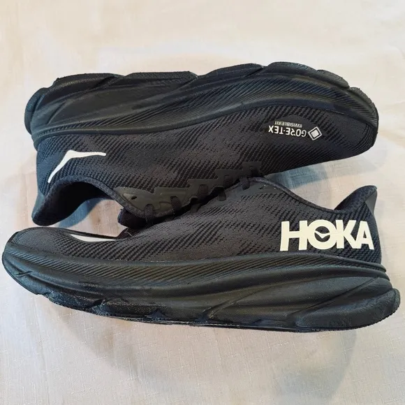 Hoka One One Clifton 9 GTX Sneakers Mens 10.5 D Black Gore-Tex Invisible Fit