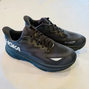 Hoka One One Clifton 9 GTX Sneakers Mens 10.5 D Black Gore-Tex Invisible Fit