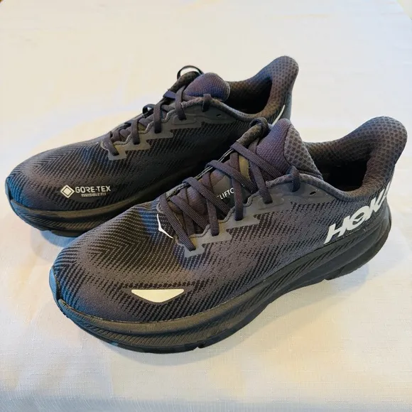 Hoka One One Clifton 9 GTX Sneakers Mens 10.5 D Black Gore-Tex Invisible Fit