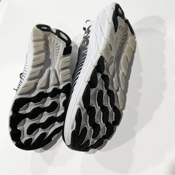 HOKA Womens Rincon 3 Running Sneakers Black White Size 7.5