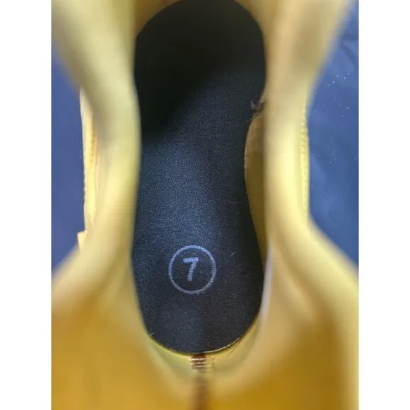 Hunter Kids Yellow Rain Boots Size 7 Pull On