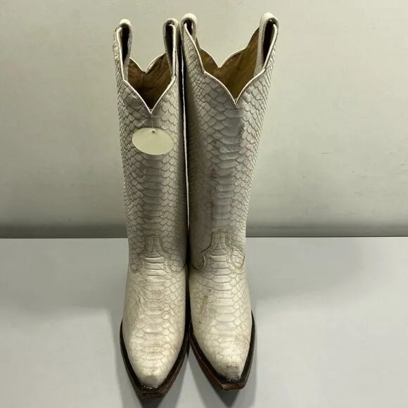 Idyllwind Womens Strut Cowboy Boots Size 8M Snip Toe Pull-On Ivory Western Heel