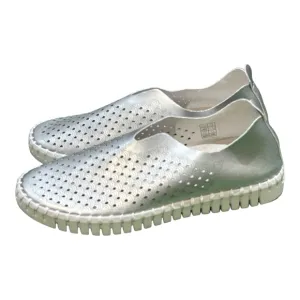 Ilse Jacobsen Hornback Tulip Flats Metallic Platinum Slip-on Sneaker Size 40.