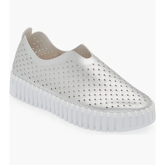 Ilse Jacobsen Hornback Tulip Flats Metallic Platinum Slip-on Sneaker Size 40.