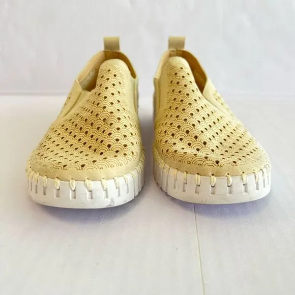 Ilse Jacobsen Tulip Perforated Beige Nubuck Slip On Casual Flats Size EU 39 US 9