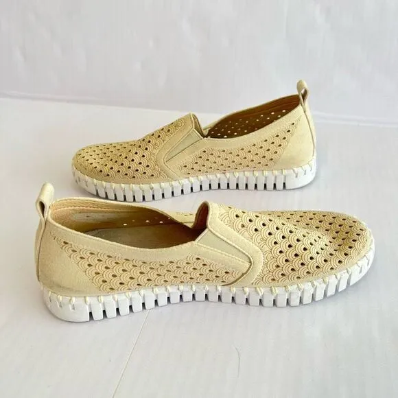 Ilse Jacobsen Tulip Perforated Beige Nubuck Slip On Casual Flats Size EU 39 US 9
