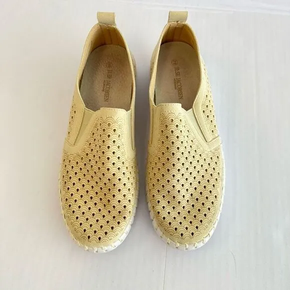Ilse Jacobsen Tulip Perforated Beige Nubuck Slip On Casual Flats Size EU 39 US 9