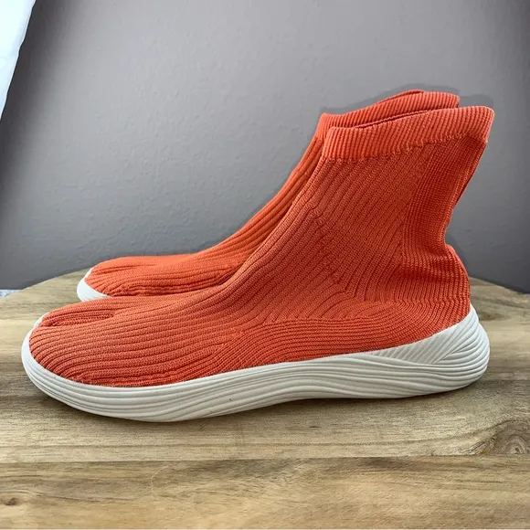 ILYSM Vibrant Orange Camel Split-Toe Sock Sneakers Size M 6 W 7.5 NWOT