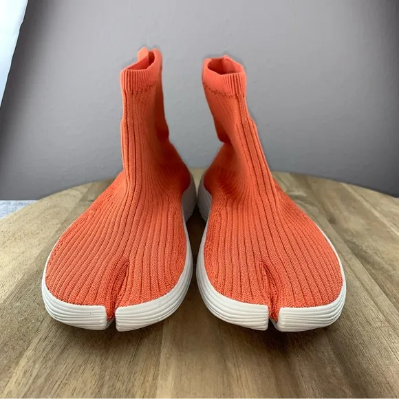 ILYSM Vibrant Orange Camel Split-Toe Sock Sneakers Size M 6 W 7.5 NWOT