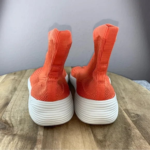ILYSM Vibrant Orange Camel Split-Toe Sock Sneakers Size M 6 W 7.5 NWOT