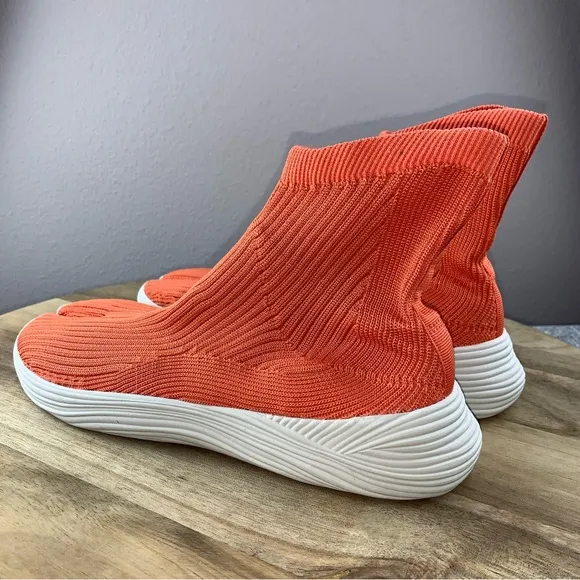 ILYSM Vibrant Orange Camel Split-Toe Sock Sneakers Size M 6 W 7.5 NWOT